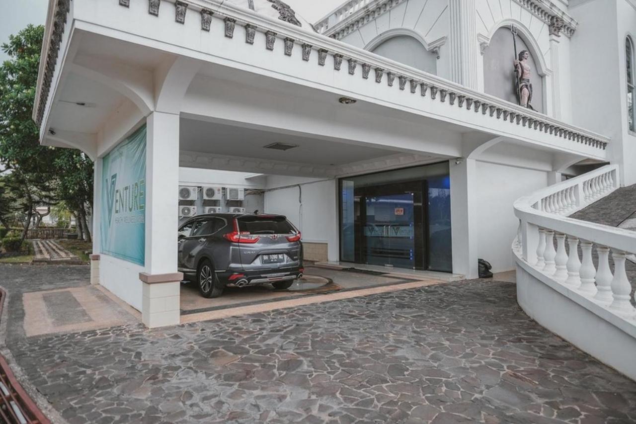 מלון Reddoorz Premium @ Jalan Pal 10 ג'מבי מראה חיצוני תמונה