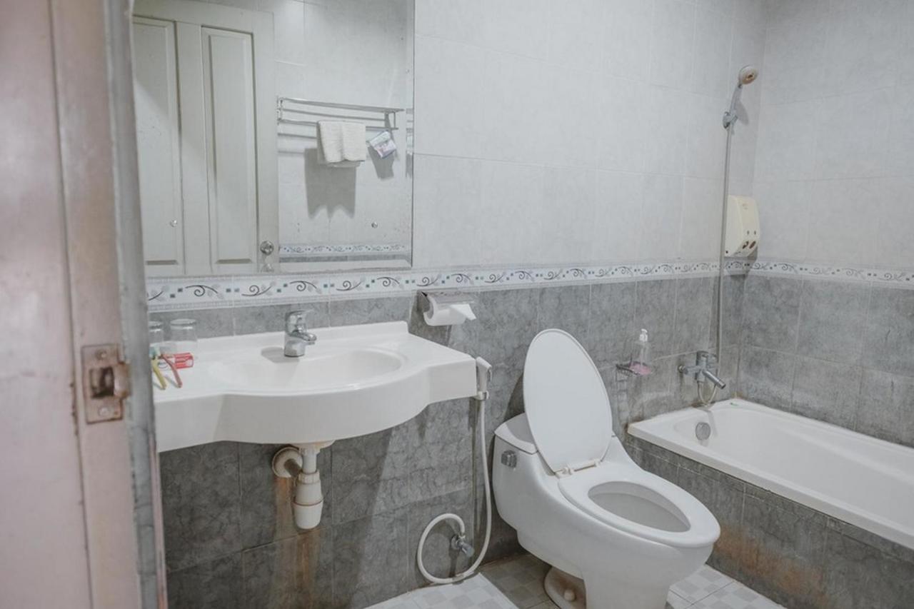 מלון Reddoorz Premium @ Jalan Pal 10 ג'מבי מראה חיצוני תמונה